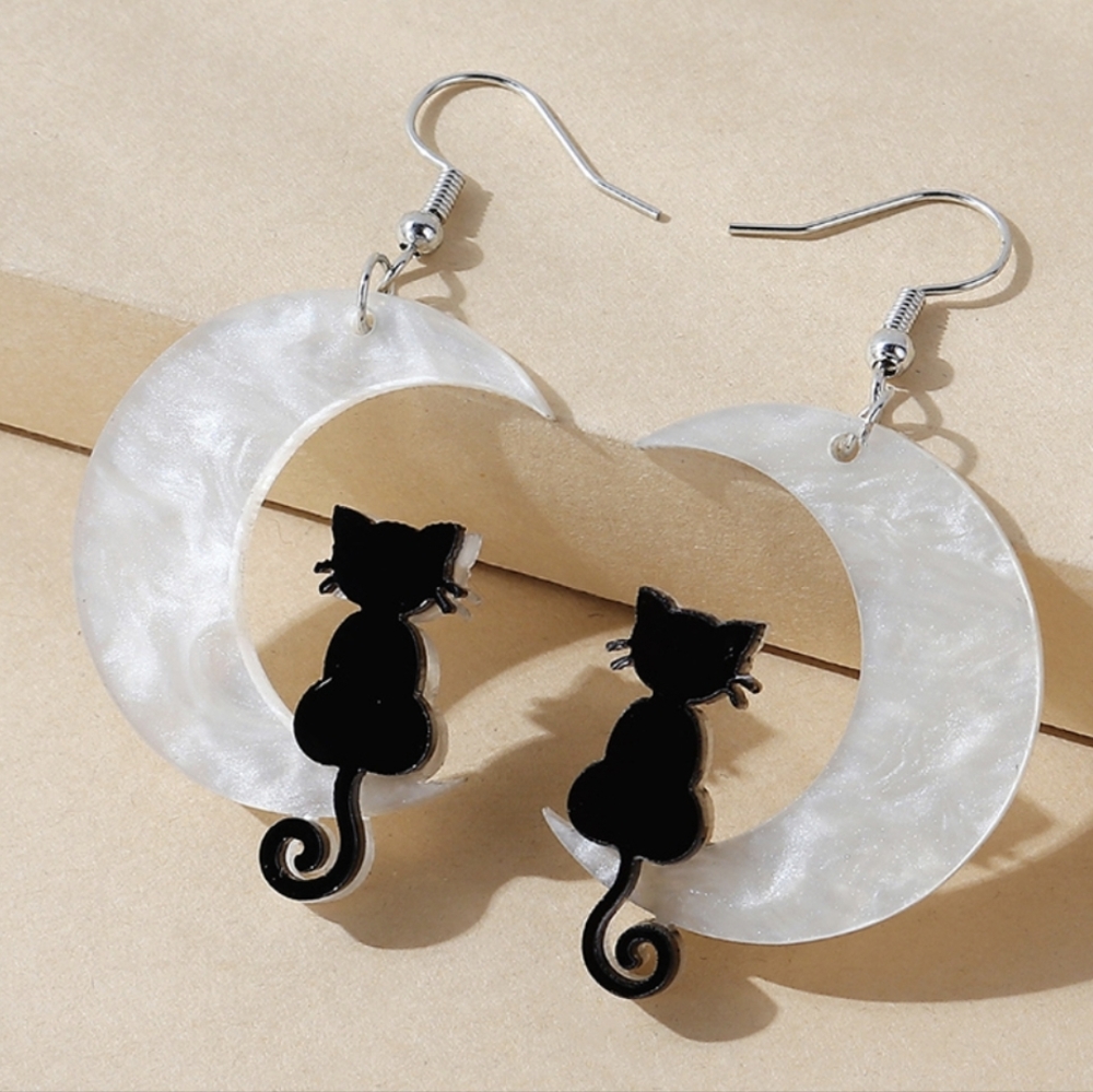 UHAVIT Acrylic Moon Cat Earrings